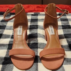 Irenee Tan Nubuck size 6.5